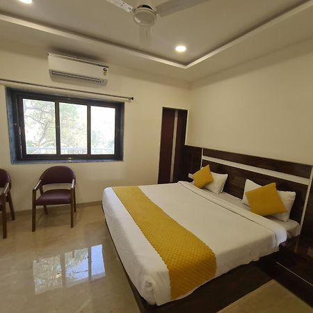 Hill View Hotel By Bil Lonavala Exteriör bild