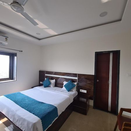 Hill View Hotel By Bil Lonavala Exteriör bild
