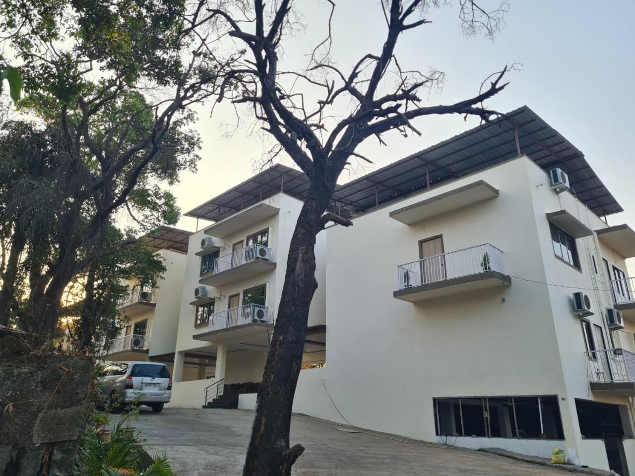 Hill View Hotel By Bil Lonavala Exteriör bild