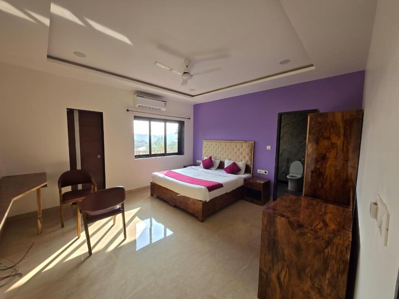 Hill View Hotel By Bil Lonavala Exteriör bild
