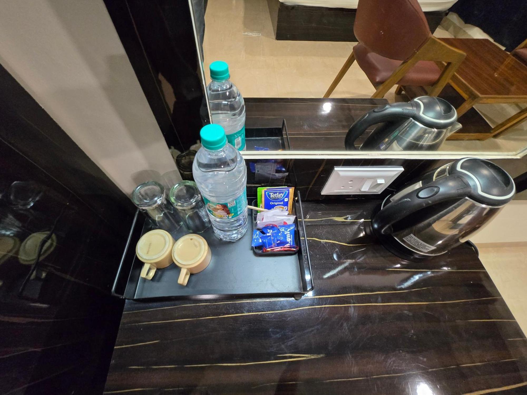 Hill View Hotel By Bil Lonavala Exteriör bild