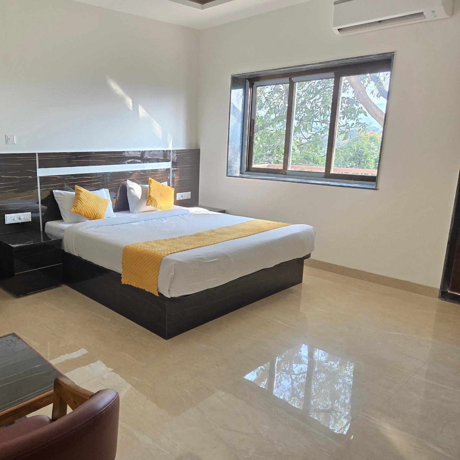 Hill View Hotel By Bil Lonavala Exteriör bild