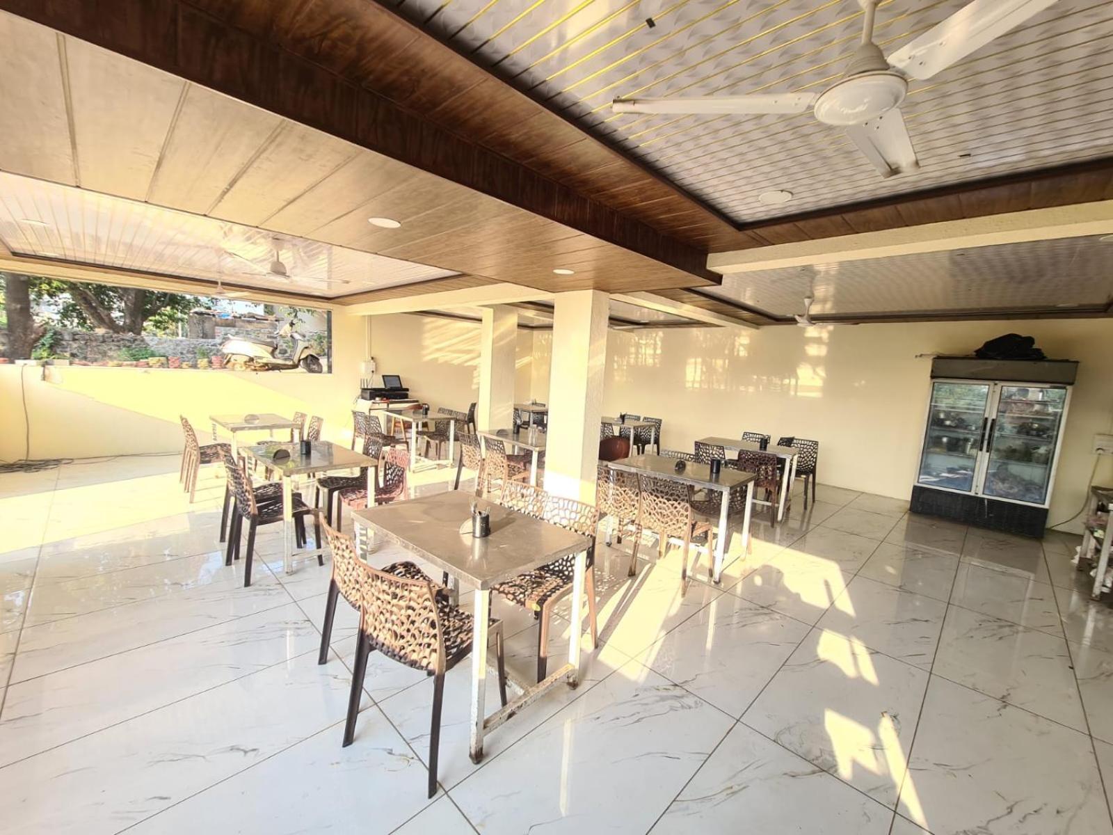 Hill View Hotel By Bil Lonavala Exteriör bild